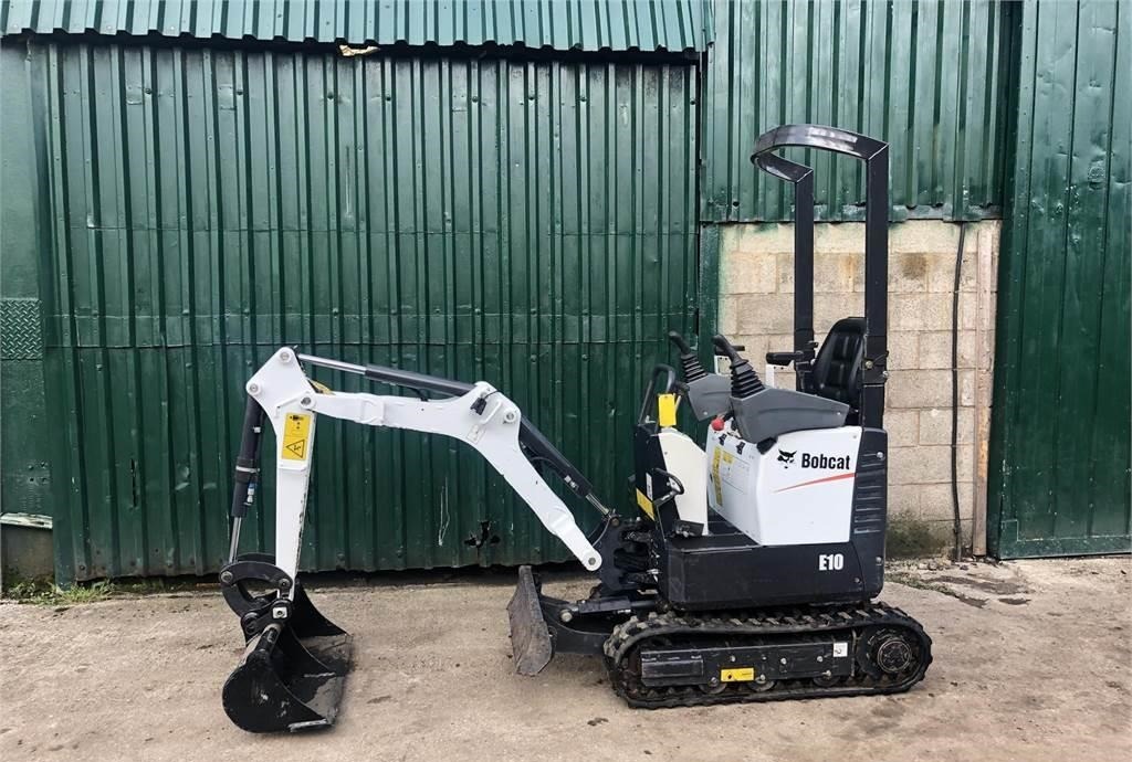 2017 BOBCAT E10