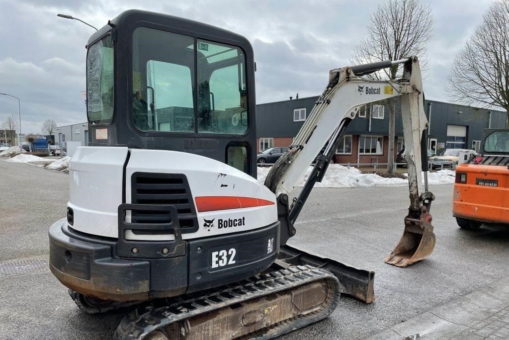 2012 BOBCAT E32 - Image 12