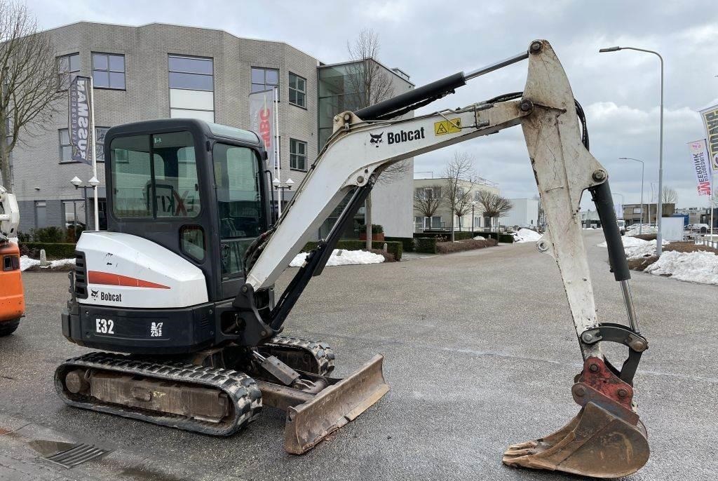2012 BOBCAT E32 - Image 13