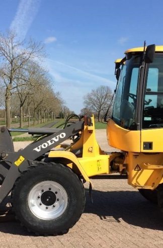 2012 VOLVO L 30 B
