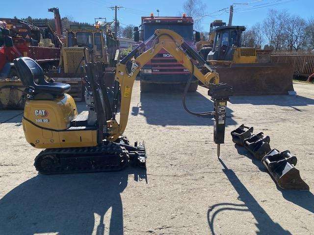 2022 Caterpillar 300.9 D Mini excavator - Image 2