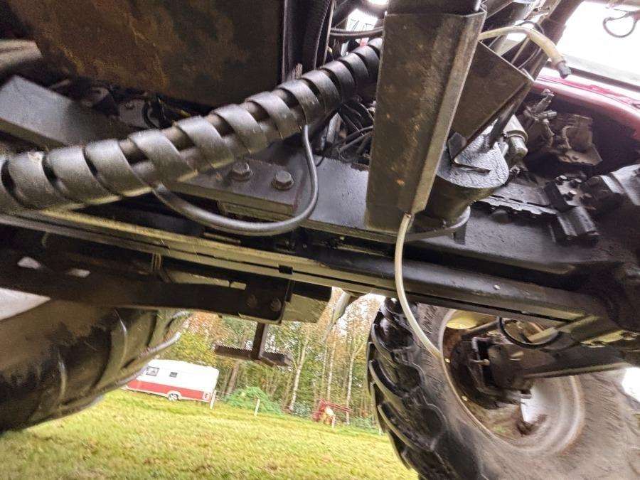 2000 Massey Ferguson 6290 Tractor with front loader and attachments - Image 103