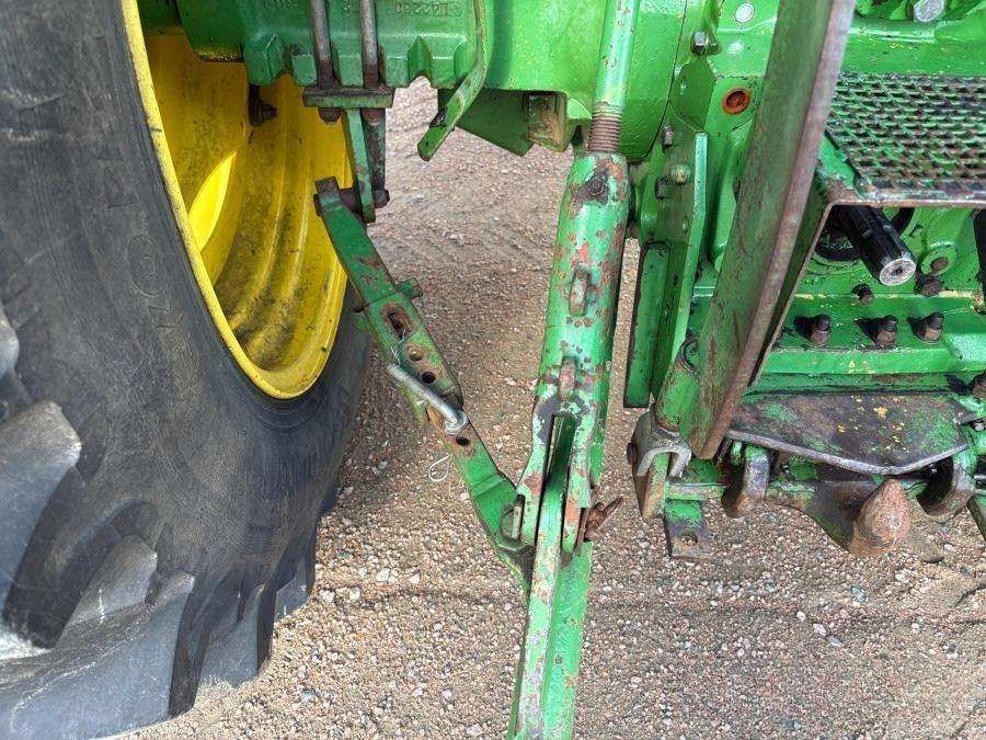 1987 John Deere 2450 Traktor - Image 17