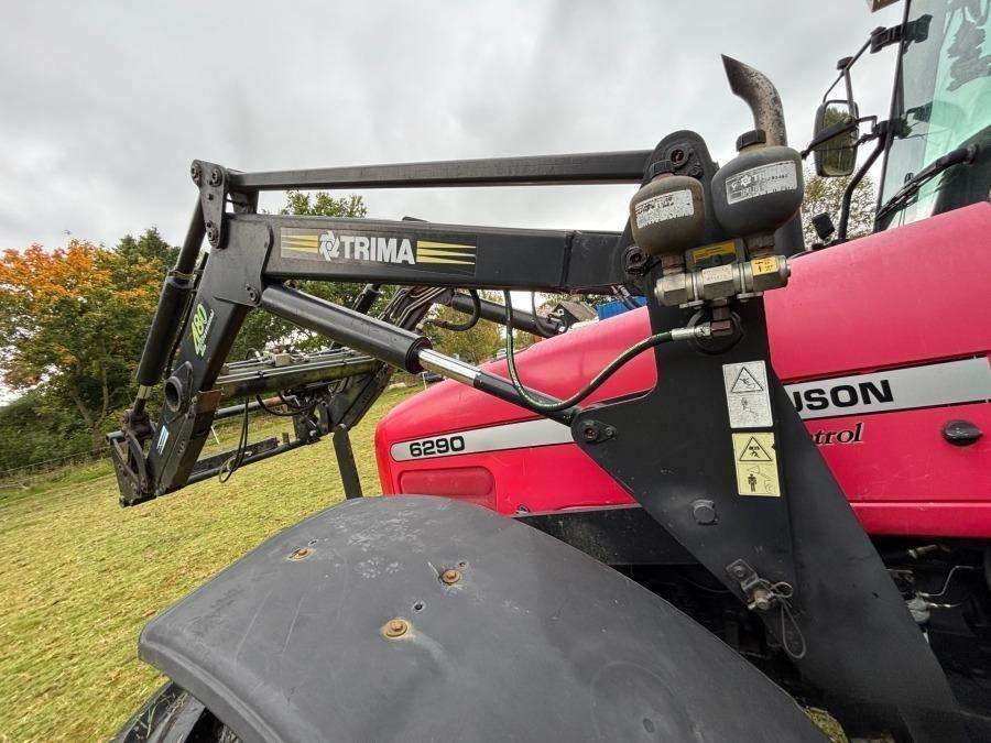 2000 Massey Ferguson 6290 Tractor with front loader and attachments - Image 33