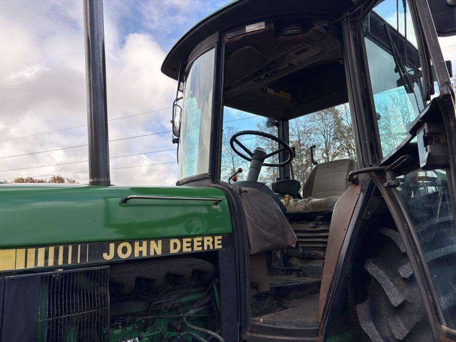 1987 John Deere 2450 Traktor - Image 37