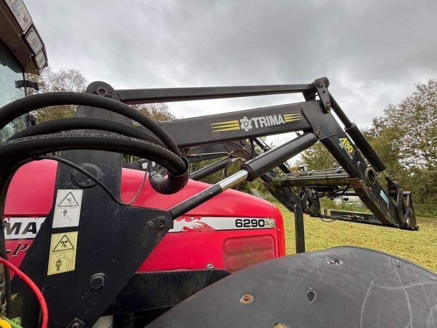 2000 Massey Ferguson 6290 Tractor with front loader and attachments - Image 39