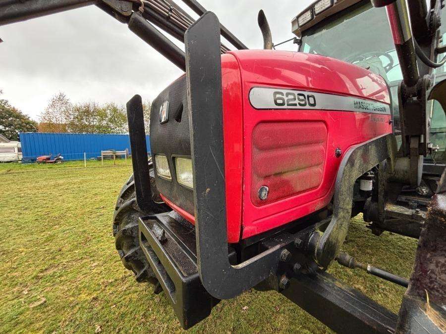 2000 Massey Ferguson 6290 Tractor with front loader and attachments - Image 43