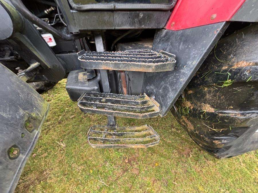 2000 Massey Ferguson 6290 Tractor with front loader and attachments - Image 48
