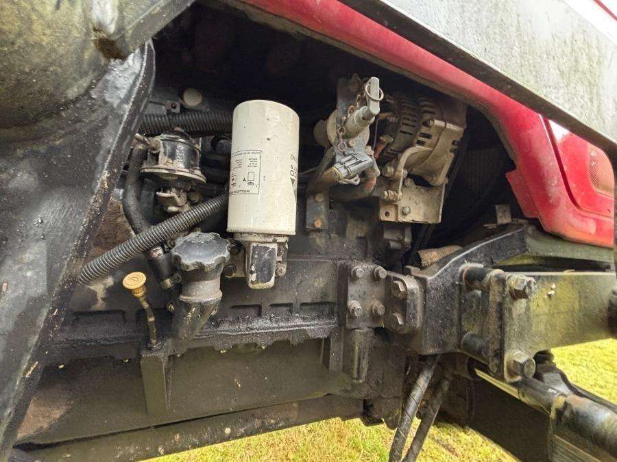 2000 Massey Ferguson 6290 Tractor with front loader and attachments - Image 6