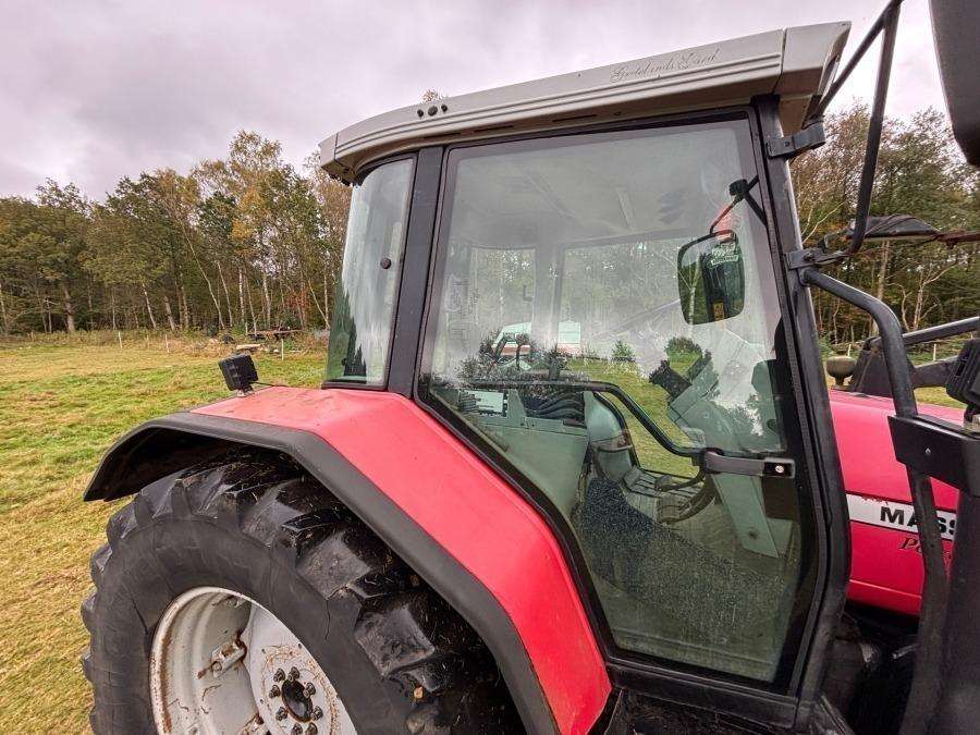 2000 Massey Ferguson 6290 Tractor with front loader and attachments - Image 53