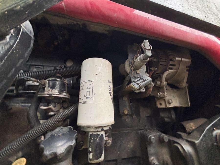2000 Massey Ferguson 6290 Tractor with front loader and attachments - Image 7