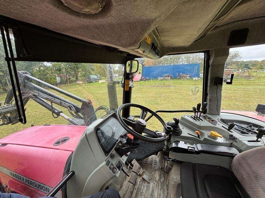 2000 Massey Ferguson 6290 Tractor with front loader and attachments - Image 73