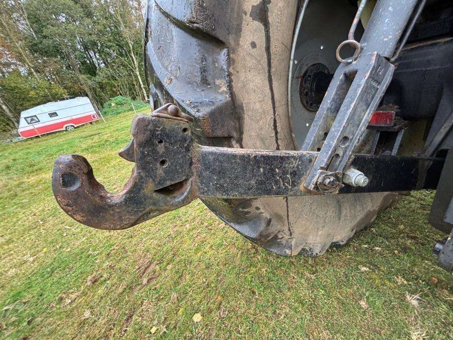 2000 Massey Ferguson 6290 Tractor with front loader and attachments - Image 83