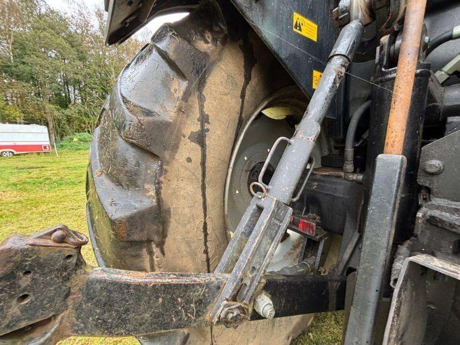 2000 Massey Ferguson 6290 Tractor with front loader and attachments - Image 84