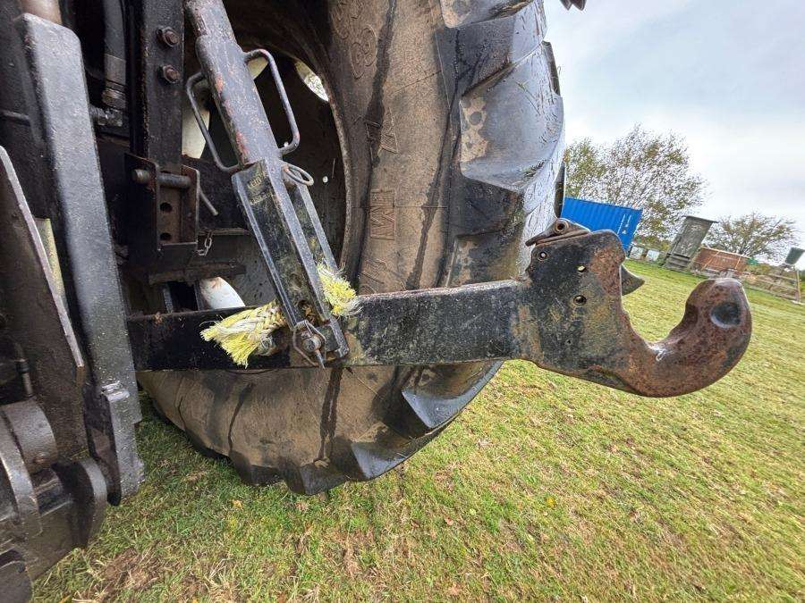 2000 Massey Ferguson 6290 Tractor with front loader and attachments - Image 85