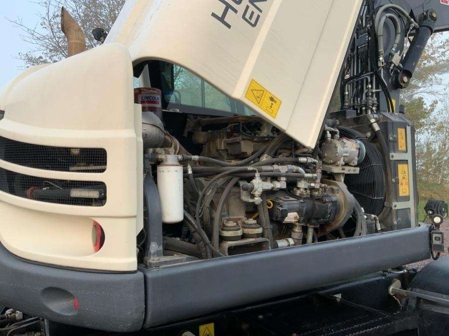 2016 Terex TW85 excavator with trailer and attachments - Image 103