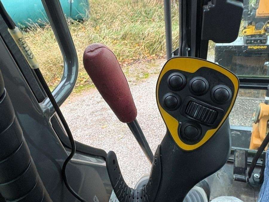 2016 Case CX35B excavator with attachments - Image 12