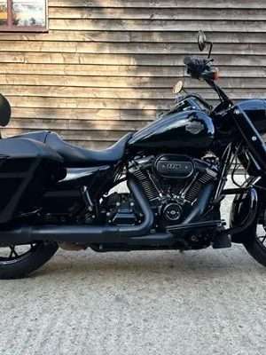 2022 HARLEY-DAVIDSON ROAD KING
