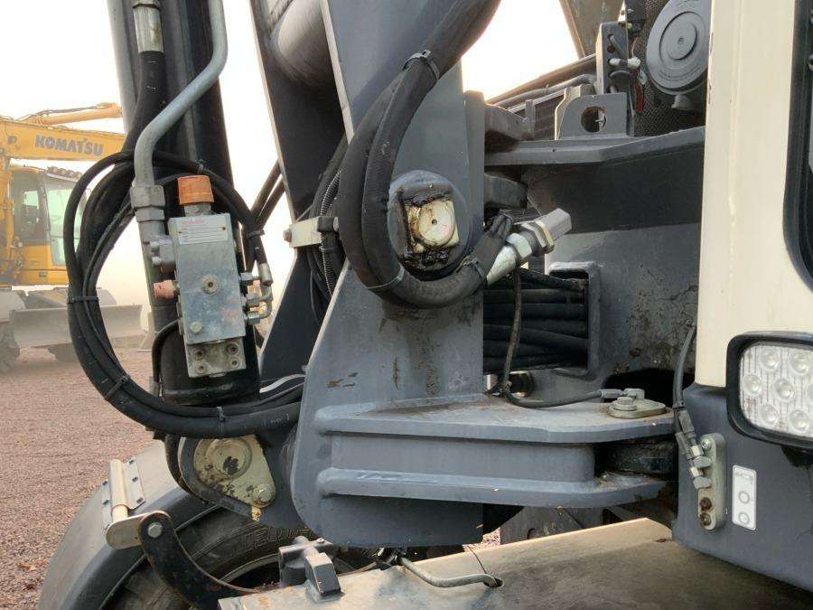 2016 Terex TW85 excavator with trailer and attachments - Image 135