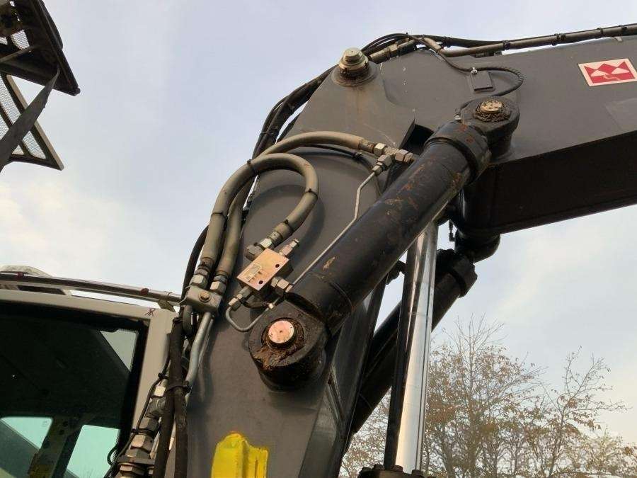 2016 Terex TW85 excavator with trailer and attachments - Image 137
