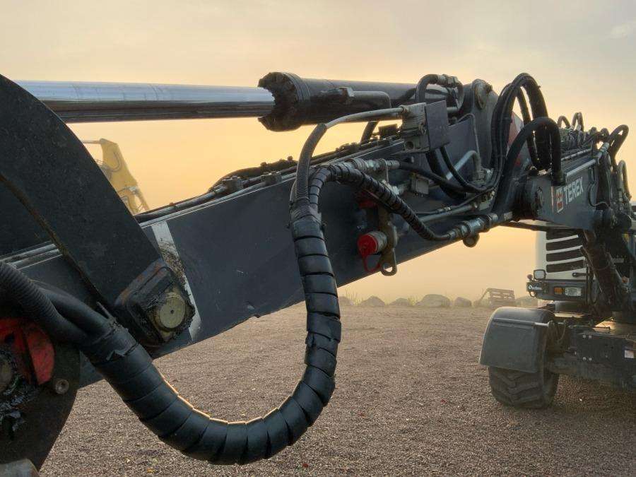 2016 Terex TW85 excavator with trailer and attachments - Image 147