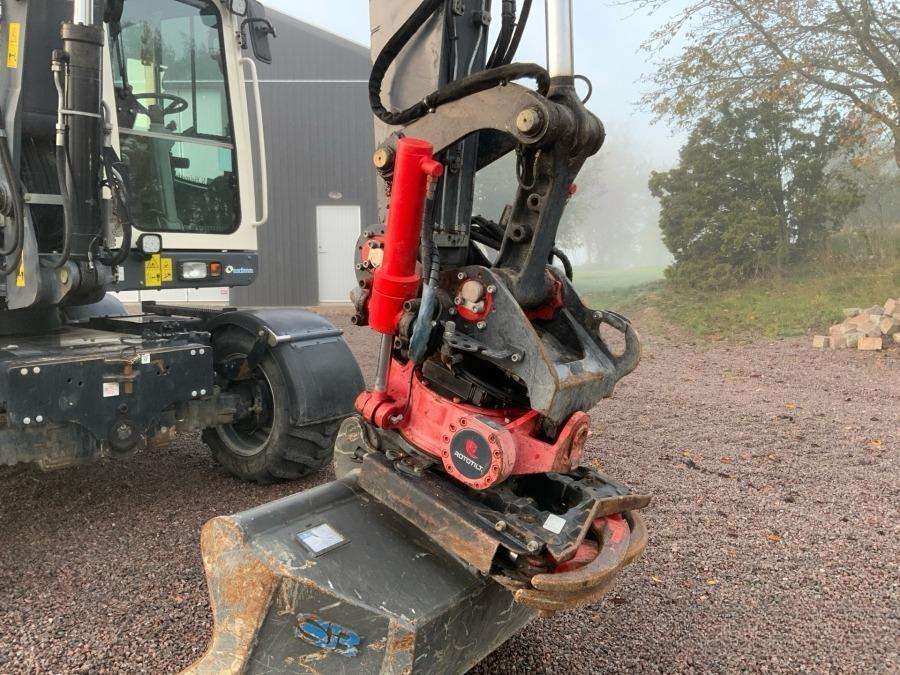 2016 Terex TW85 excavator with trailer and attachments - Image 148