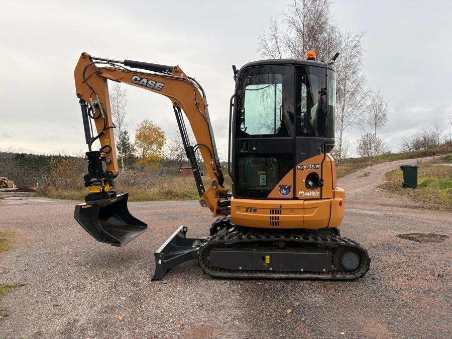 2016 Case CX35B excavator with attachments - Image 4