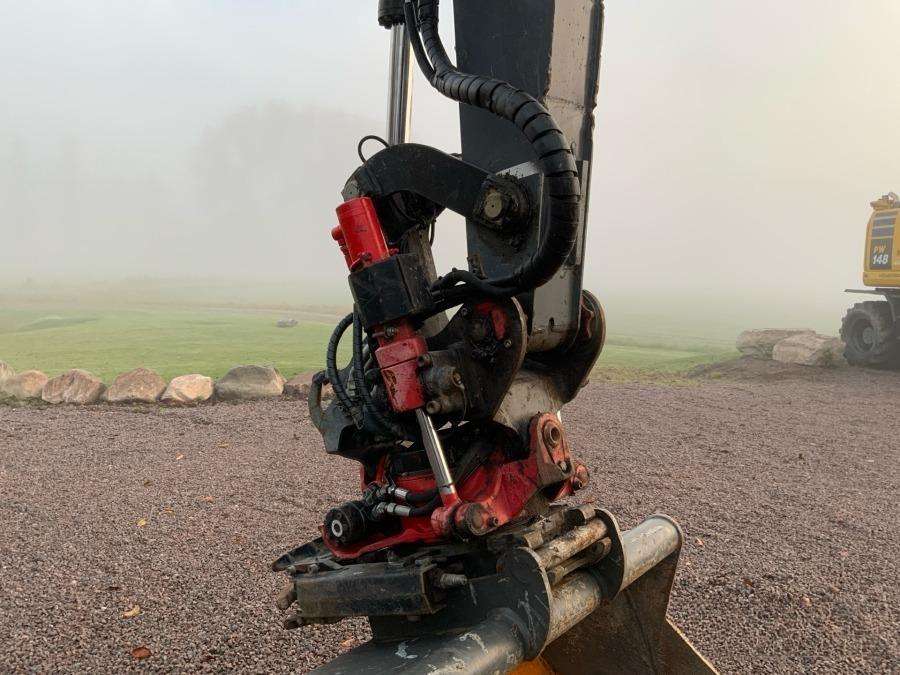 2016 Terex TW85 excavator with trailer and attachments - Image 4