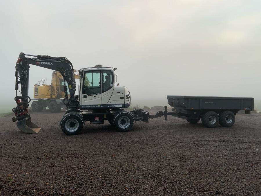 2016 Terex TW85 excavator with trailer and attachments - Image 69