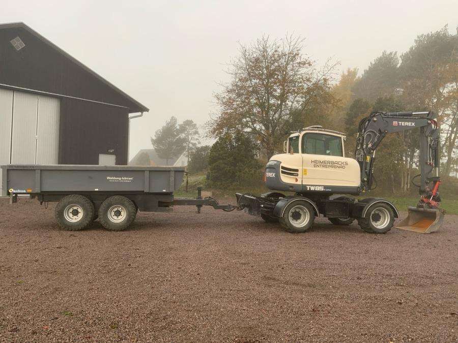 2016 Terex TW85 excavator with trailer and attachments - Image 72