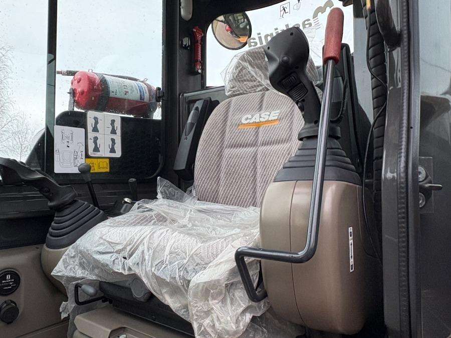 2016 Case CX35B excavator with attachments - Image 10