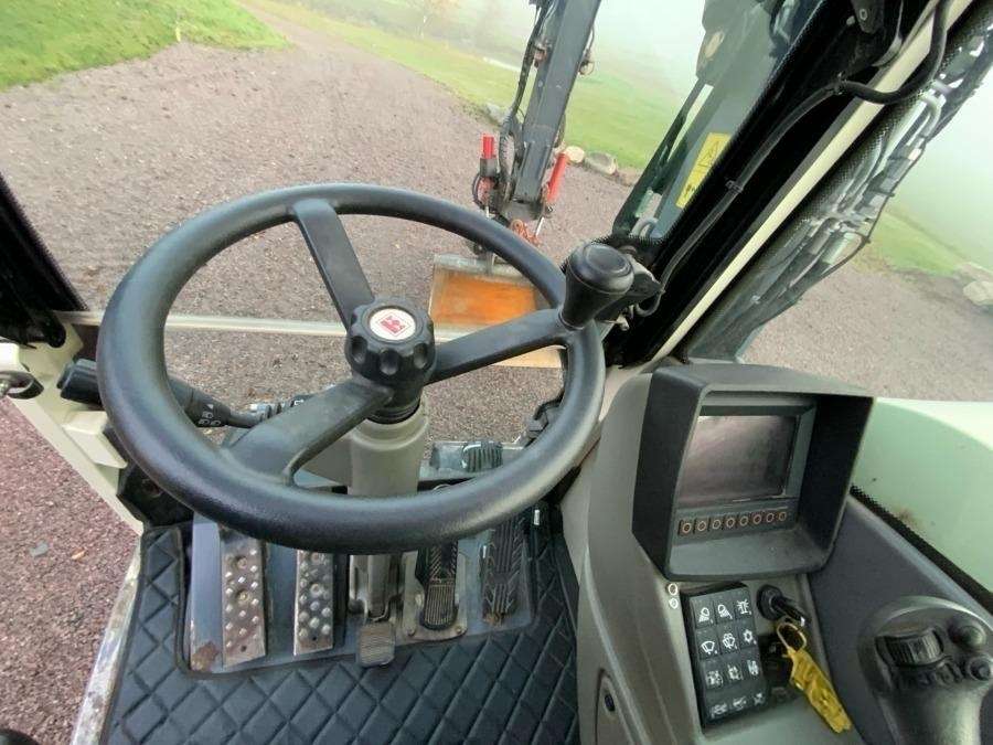 2016 Terex TW85 excavator with trailer and attachments - Image 95