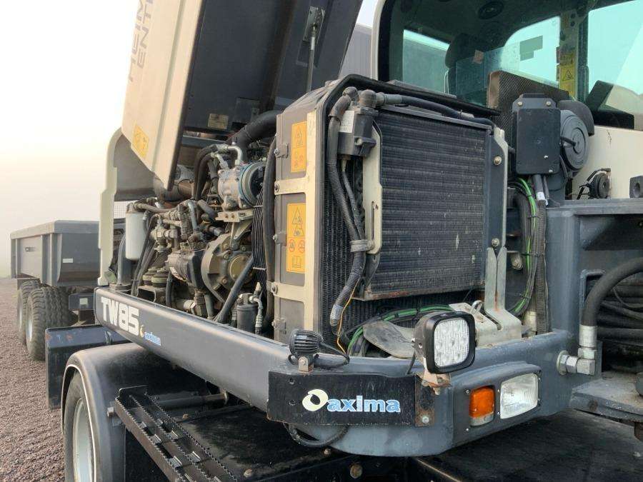 2016 Terex TW85 excavator with trailer and attachments - Image 100
