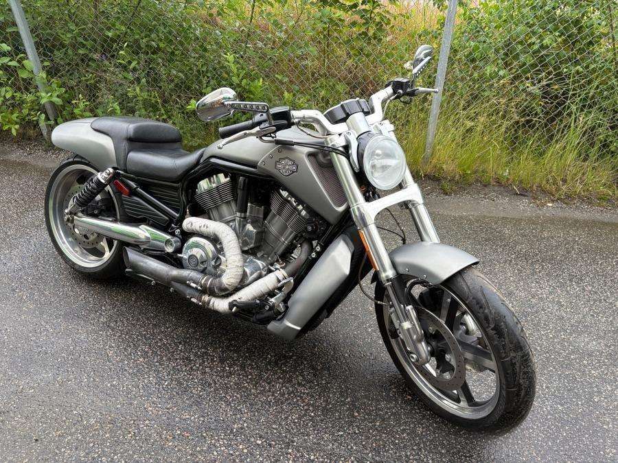 2014 Harley Davidson V-rod Muscle Motorcycle - Image 2