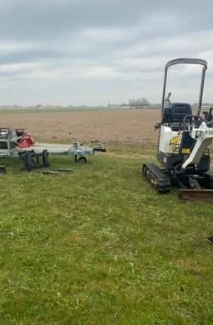2020 Bobcat E10z Excavator with customized trailer and 5 attachment