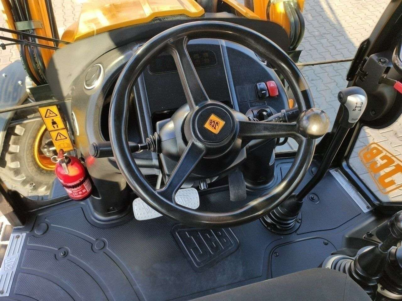 2014 JCB 3CX backhoe loader - Image 11