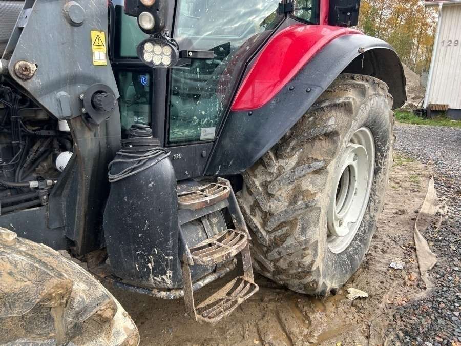 2005 Valtra C130 with snow thrower Tractor - Image 12
