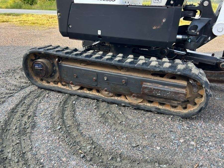 2022 Bobcat E10Z Excavator with trailer and 4 attachments - Image 13