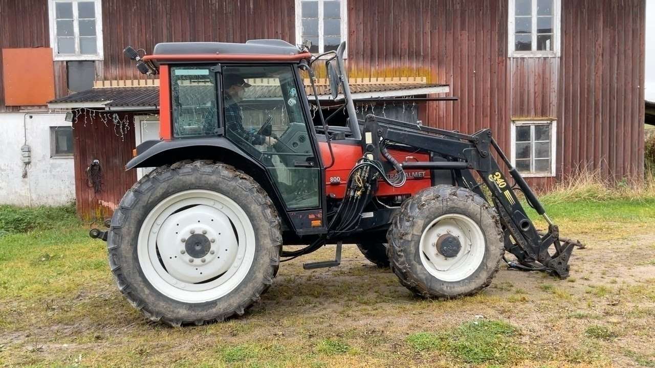 1998 Valtra Valmet 800 Four-Wheel Drive Tractor - Image 13
