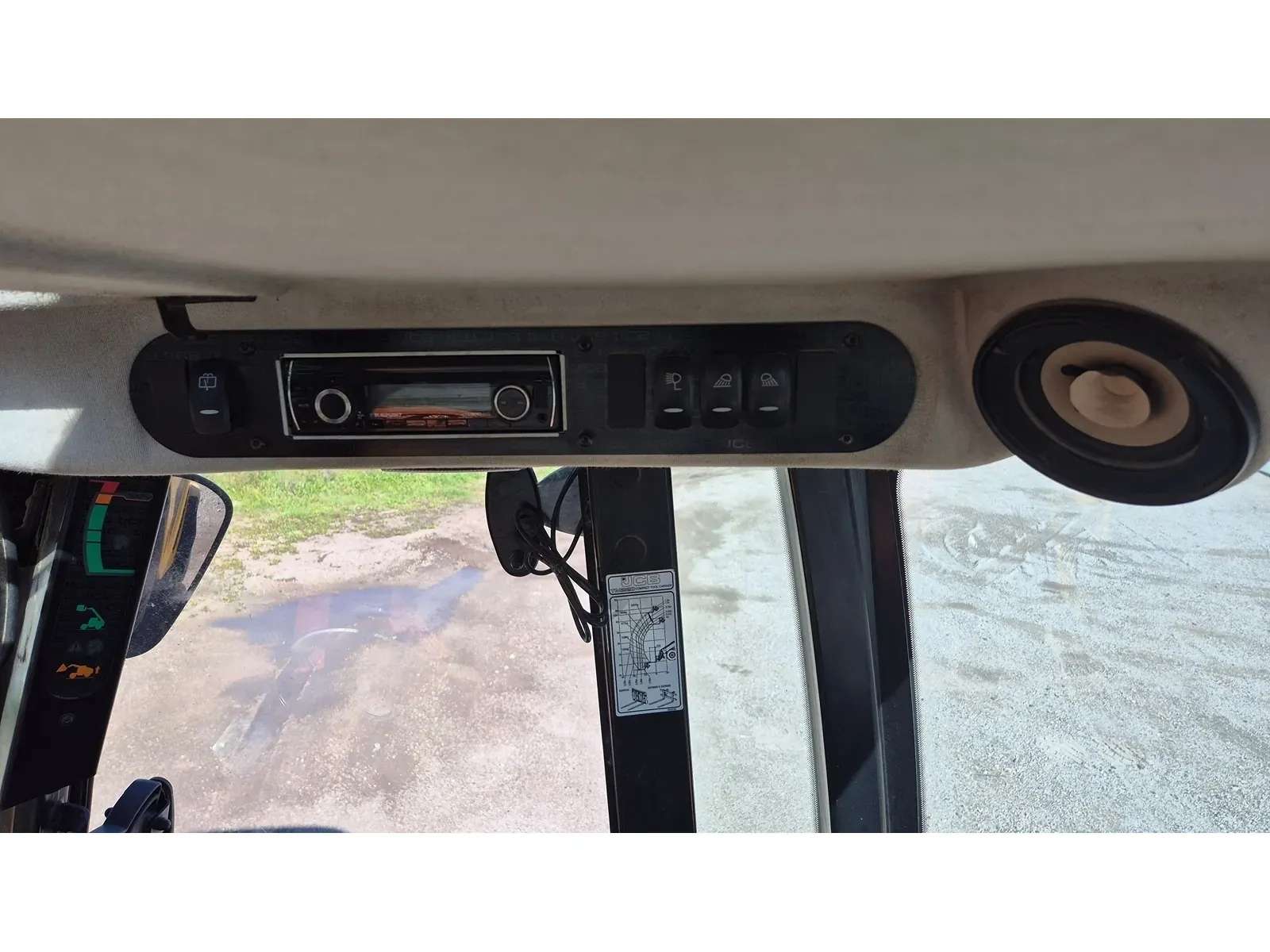 2017 JCB TCM220 T4-C Telescopic Handlers - Image 13