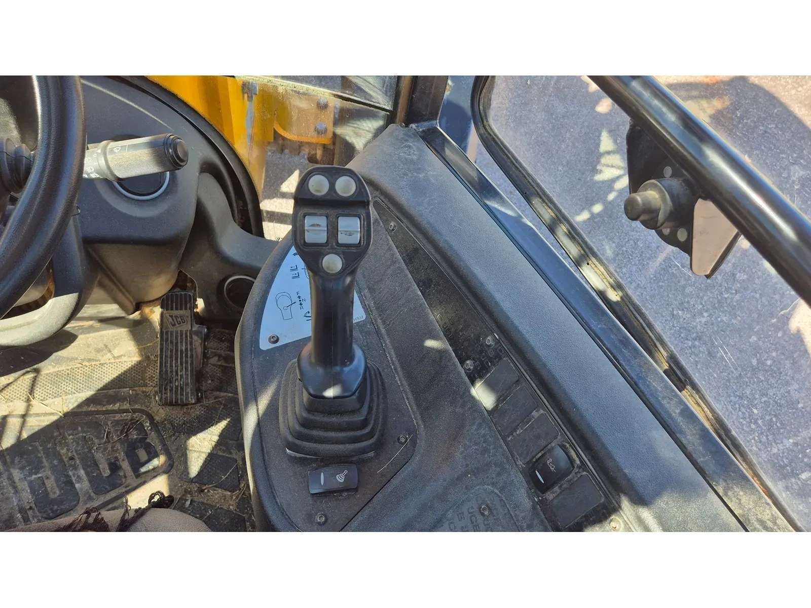2017 JCB TCM220 T4-C Telescopic Handlers - Image 15