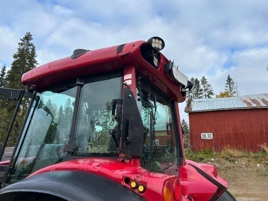 2005 Valtra C130 with snow thrower Tractor - Image 17
