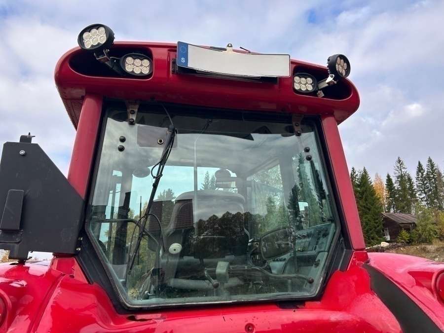 2005 Valtra C130 with snow thrower Tractor - Image 19