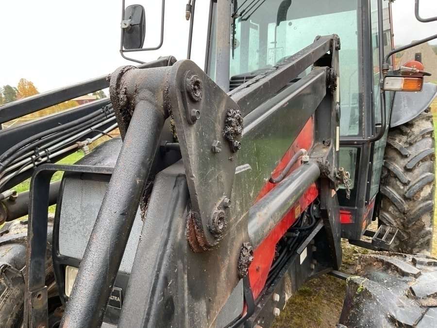 1998 Valtra Valmet 800 Four-Wheel Drive Tractor - Image 20