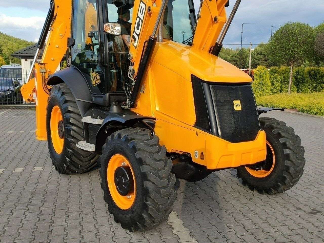 2014 JCB 3CX backhoe loader - Image 3