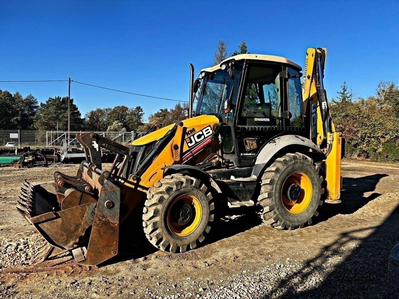 2011 JCB 3CX BACKHOE LOADER - Image 21