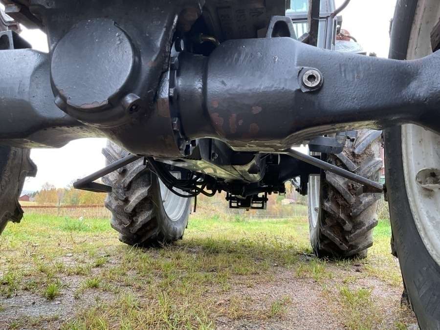 1998 Valtra Valmet 800 Four-Wheel Drive Tractor - Image 22