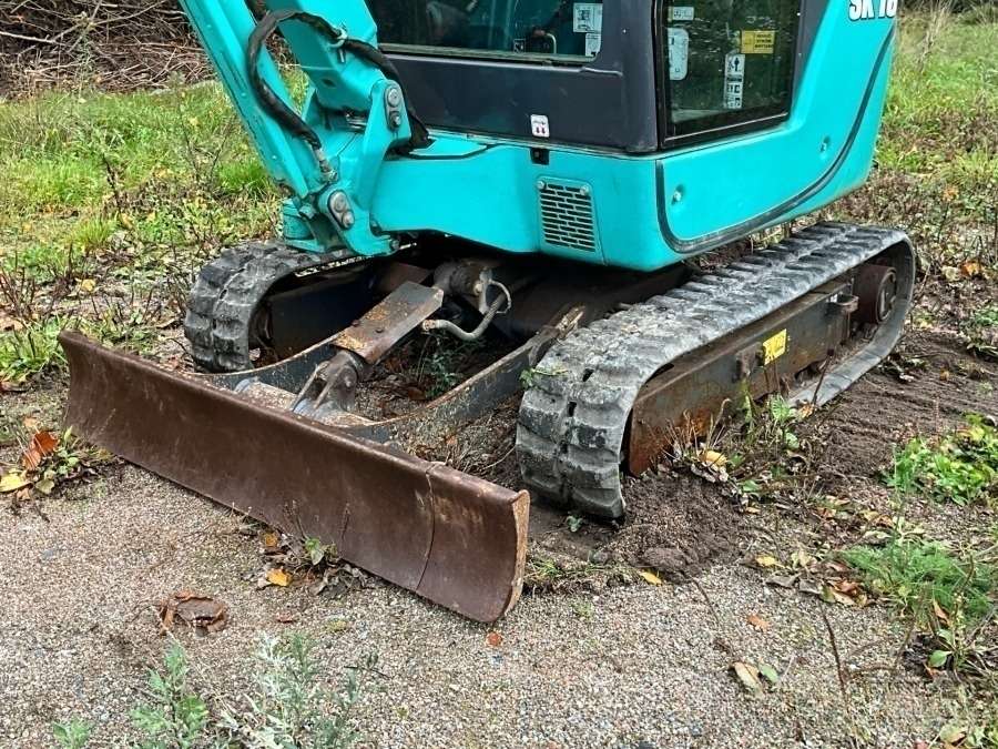 2017 Kobelco SK18 excavator with machine trailer and attachments - Image 17