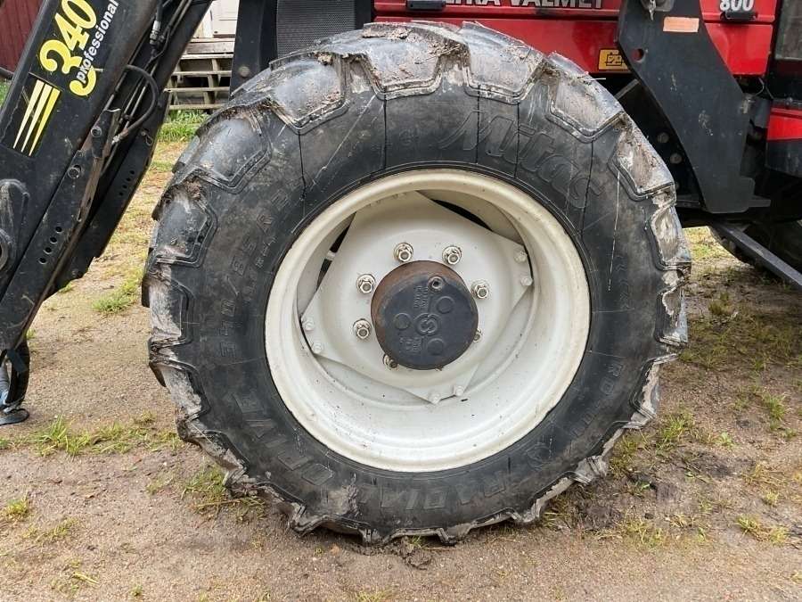 1998 Valtra Valmet 800 Four-Wheel Drive Tractor - Image 23