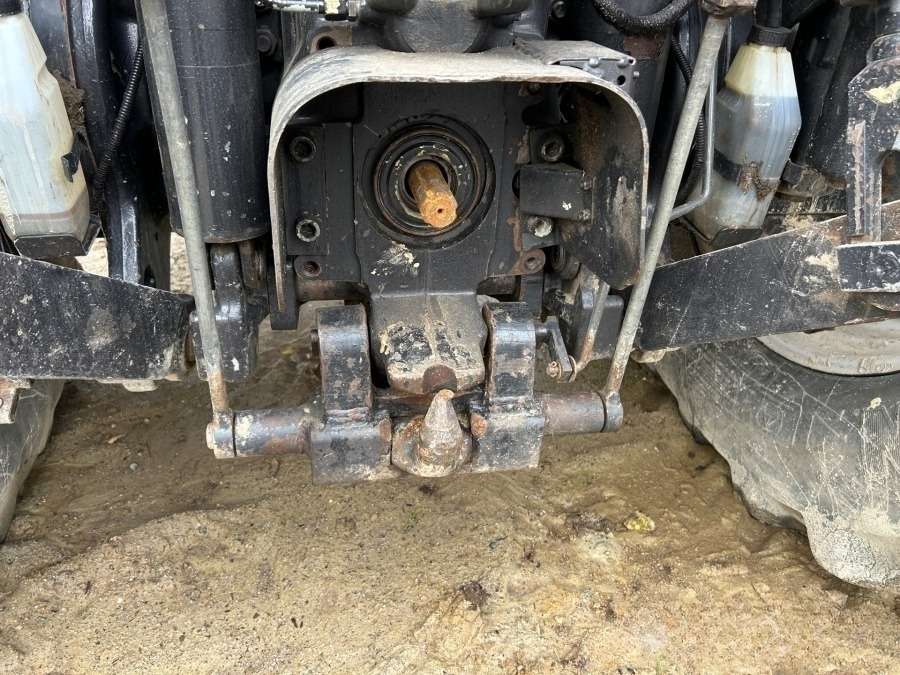 2005 Valtra C130 with snow thrower Tractor - Image 23